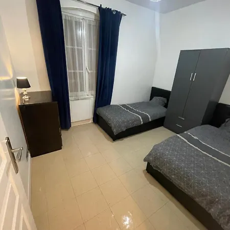 Appartement 3 Pieces En Face La Gare De Creil Exterior photo
